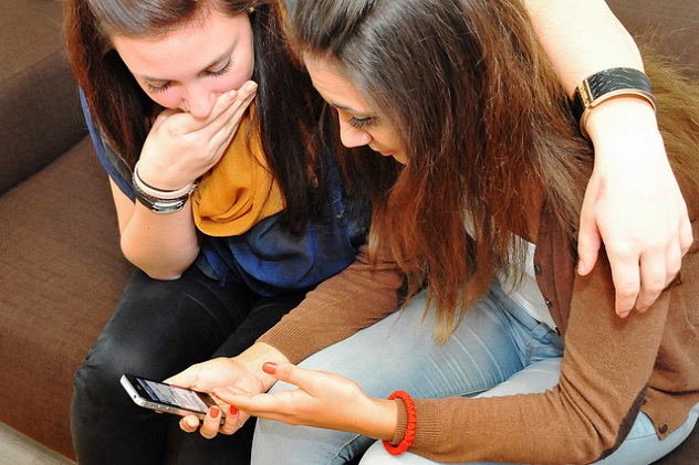 5 Wege, um Ihr Kind vor Cybermobbing zu 	schützen 